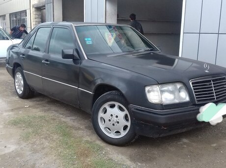 Mercedes E 200