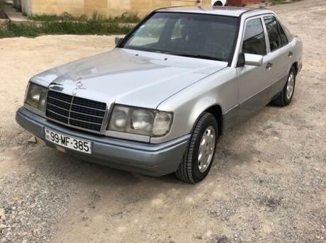 Mercedes E 200