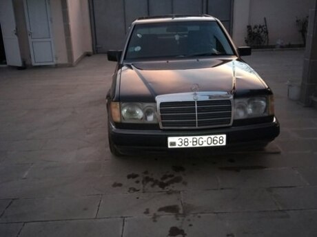 Mercedes E 230