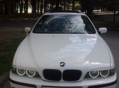 BMW 528