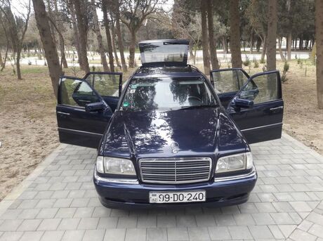 Mercedes C 240