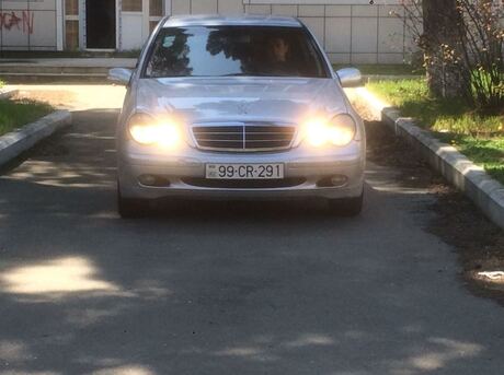 Mercedes C 180