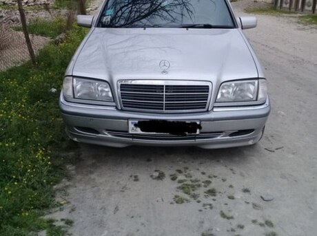 Mercedes C 180