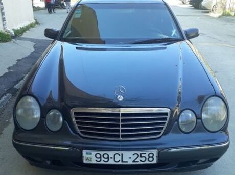 Mercedes E 220