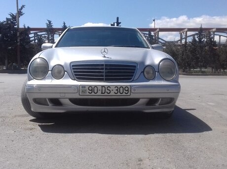 Mercedes E 320