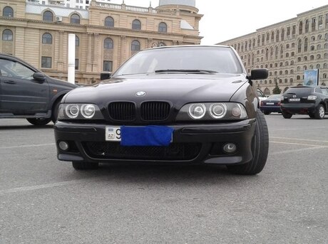 BMW 528