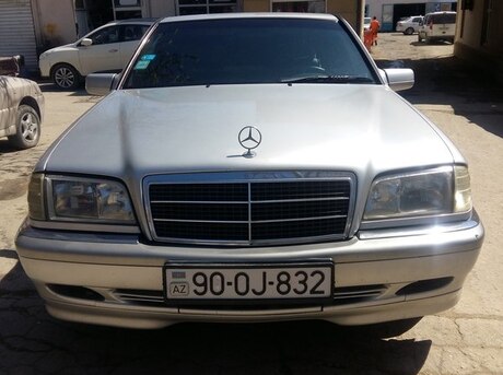 Mercedes C 180