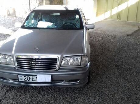 Mercedes C 180