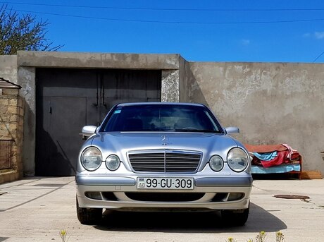 Mercedes E 220