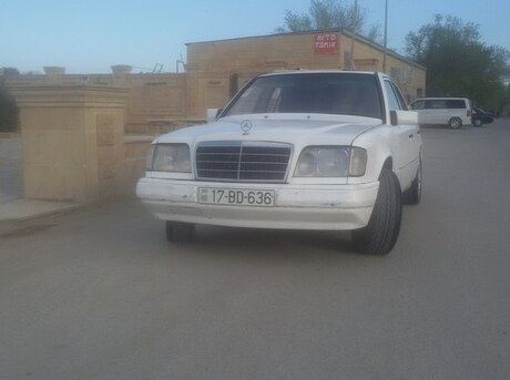 Mercedes E 200