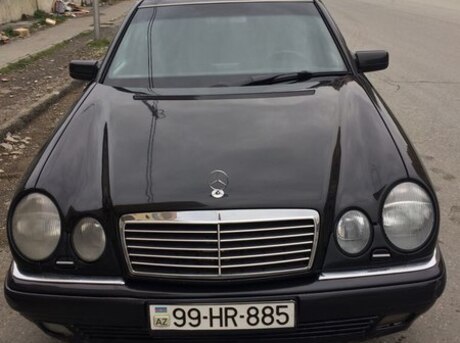 Mercedes E 300