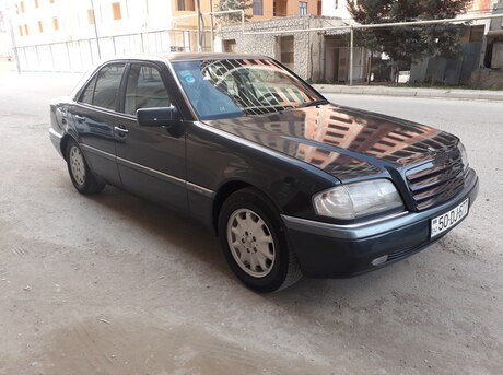 Mercedes C 180