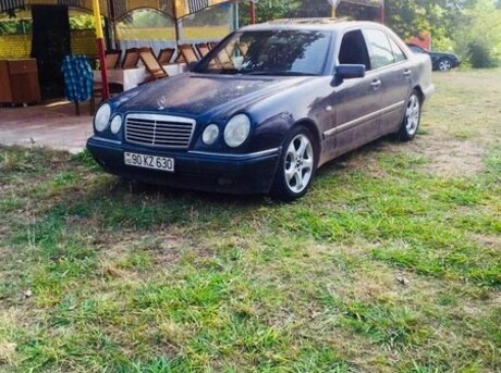 Mercedes E 230