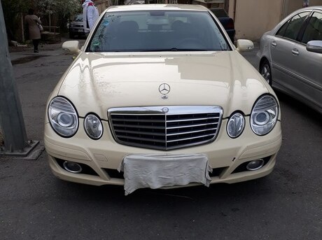 Mercedes E 220