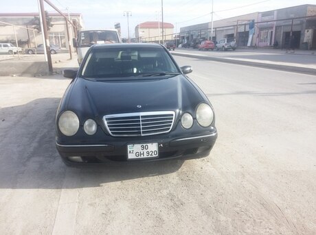 Mercedes E 320