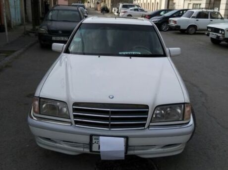 Mercedes C 230