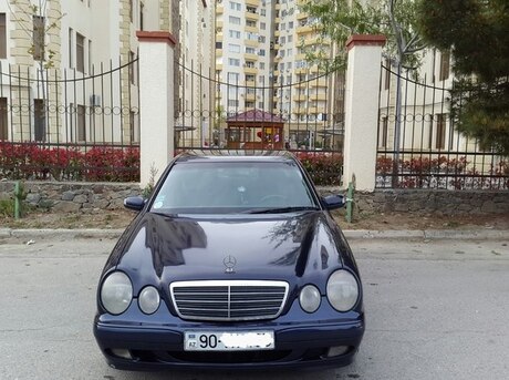 Mercedes E 220