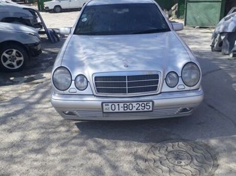 Mercedes E 230