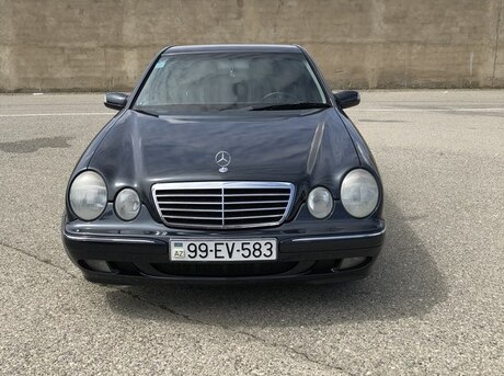 Mercedes E 220