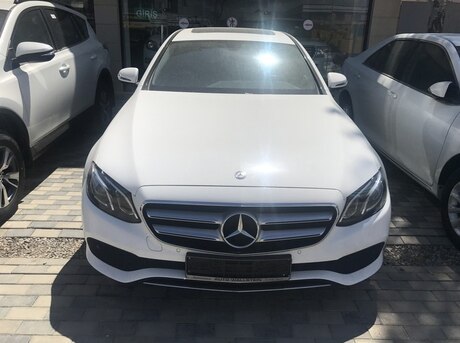 Mercedes E 200