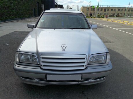Mercedes C 180