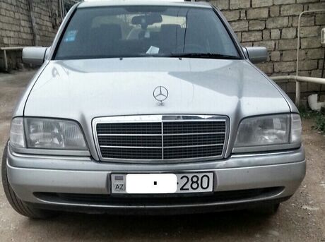 Mercedes C 200