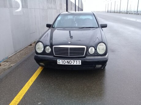 Mercedes E 240