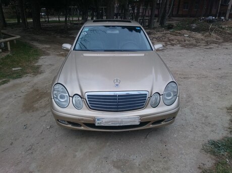 Mercedes E 220