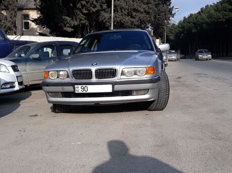 BMW 728