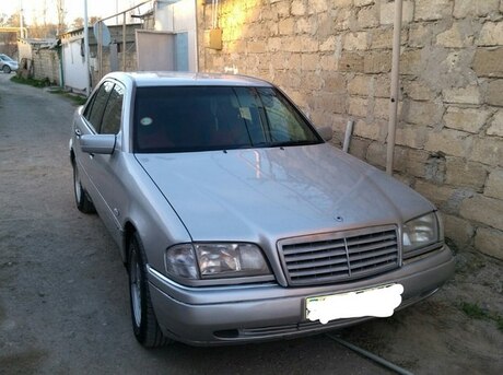 Mercedes C 180