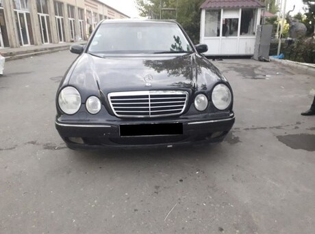 Mercedes E 220