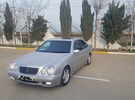Mercedes E 320