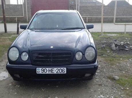 Mercedes E 230