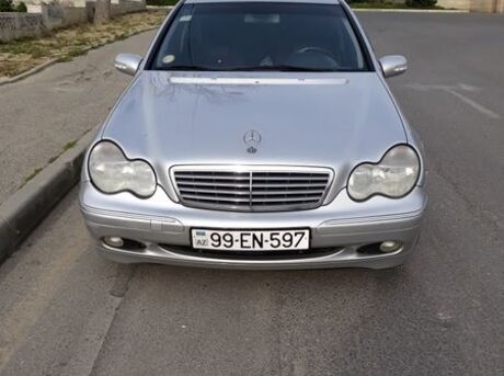 Mercedes C 200