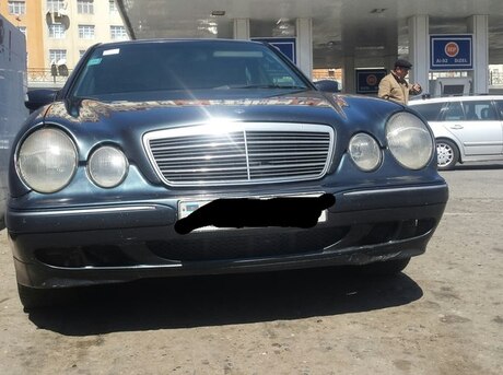 Mercedes E 220