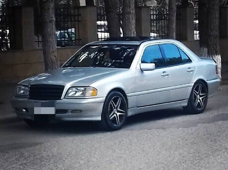 Mercedes C 230