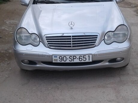 Mercedes C 240