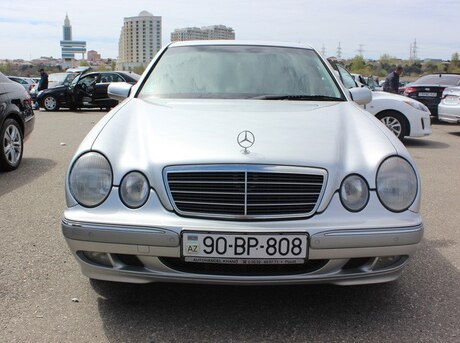 Mercedes E 240