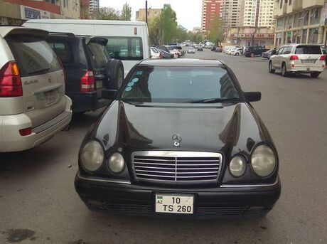 Mercedes E 300