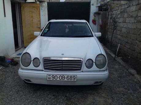Mercedes E 320