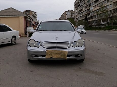Mercedes C 240
