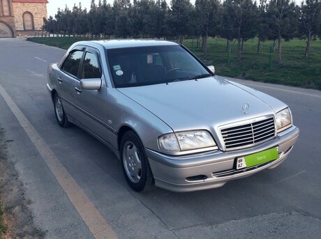 Mercedes C 240