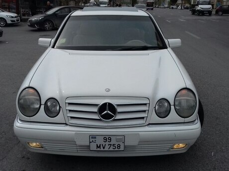 Mercedes E 320