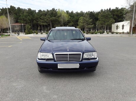 Mercedes C 240