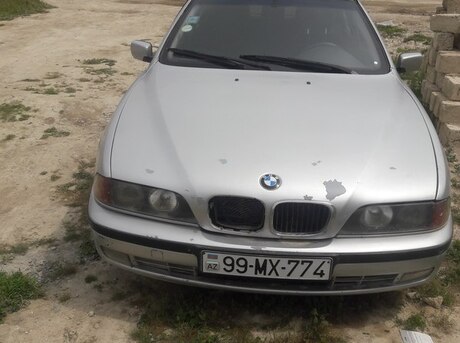 BMW 523