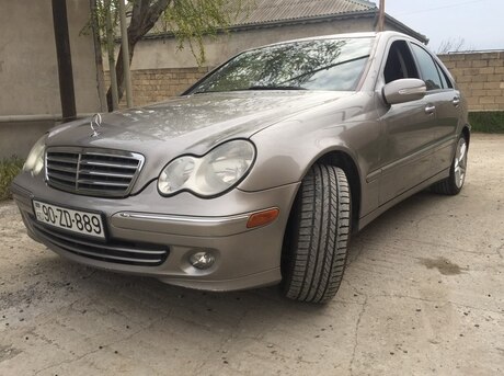 Mercedes C 240