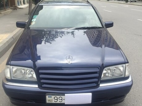 Mercedes C 200