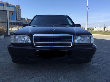 Mercedes C 200