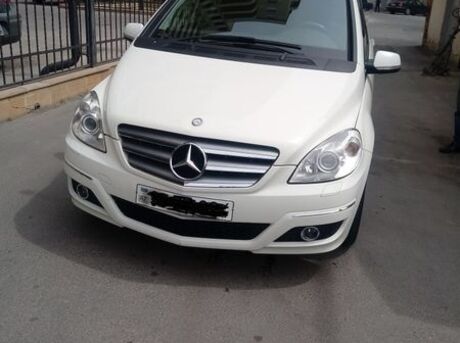 Mercedes B 180