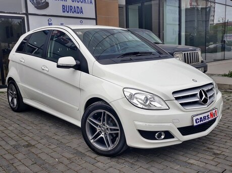 Mercedes B 180